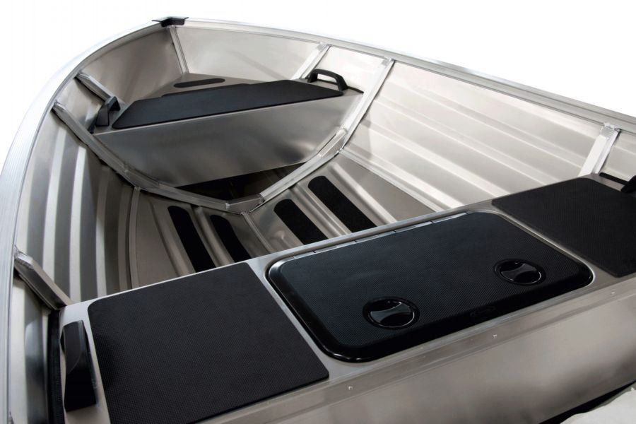 15ft Aluminum Fishing Boat bow and storage